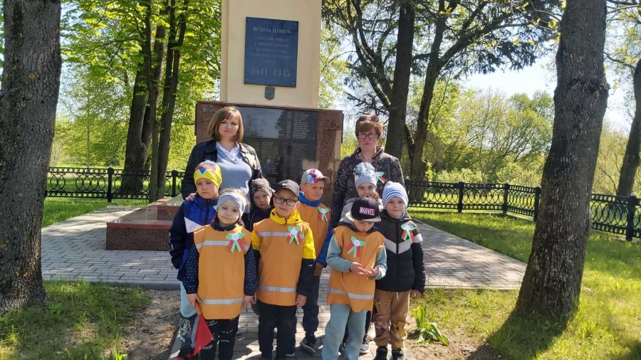 Экскурсия к Памятнику на братской могиле жертв гитлеровской оккупации